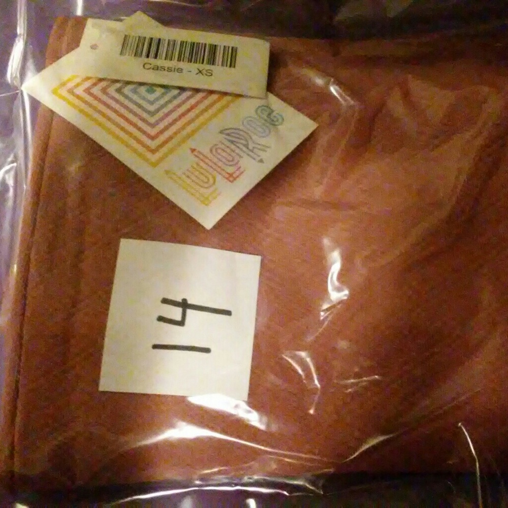 XS LulaRoe Cassie Skirt
